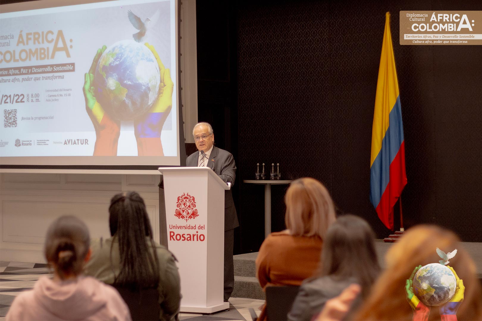 Conferencia sobre diplomacia cultural y cooperación entre África y Colombia en la Universidad del Rosario